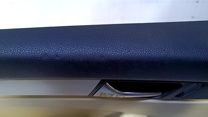 Door trim card rear left VW Passat b7 12-15 USA beige with beige insert leather, armrest leather, molding gray gloss, with squeaker, dent, broken crepe, scratches pokes