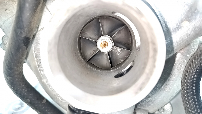 Mazda CX-9 16-23 2.5T 42k turbine with cooling pipes, broken nipple