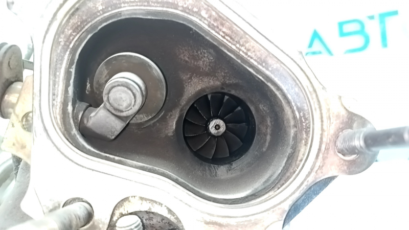 Mazda CX-9 16-23 2.5T 42k turbine with cooling pipes, broken nipple