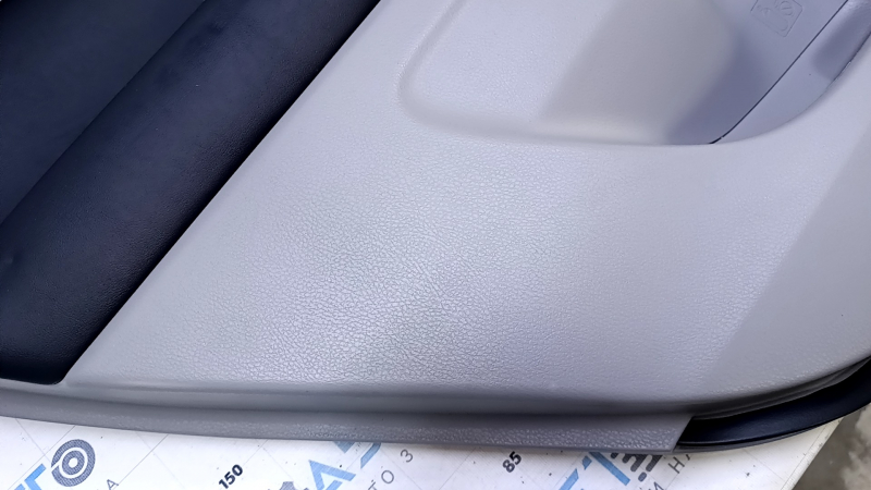 Door trim card rear left Toyota Highlander 14-16 gray with black insert leather, armrest black leather, molding dark wood structure, under JBL with curtain, pokes, scratches, abrasions