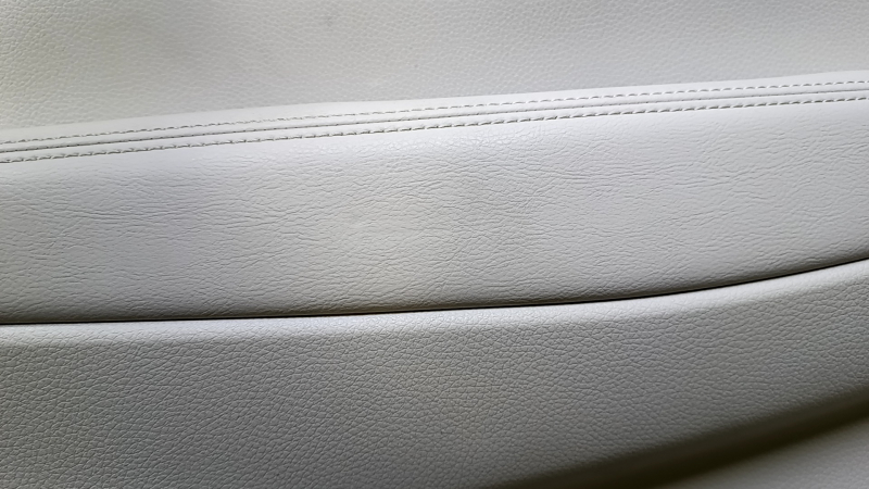 Door trim card rear left Nissan Rogue 14-20 beige with beige insert plastic, armrest beige leather, molding graphite structure, scratches, abrasions, dent