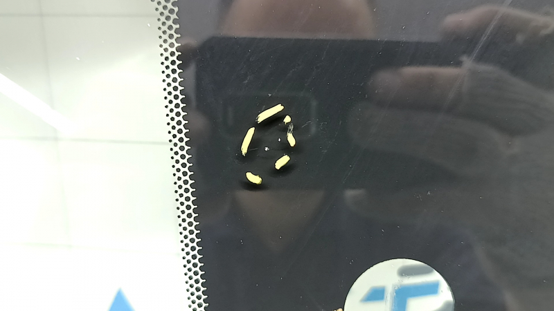 Ford Ecosport 18-22 windshield with heated wiper zone, air along the edge, sand
