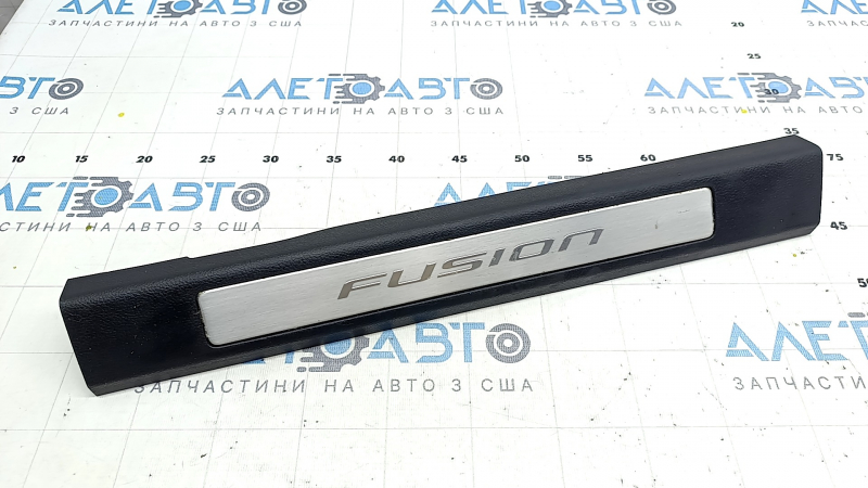 Door sill trim front right Ford Fusion mk5 13-20 black with chrome insert, scratches