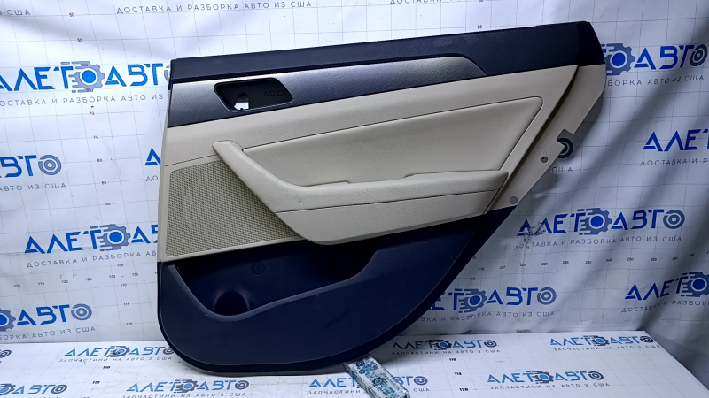 Door trim card rear right Hyundai Sonata 15-17 black with beige insert rubber, armrest beige rubber, molding carbon, bumps, scratches, abrasions, broken fastener