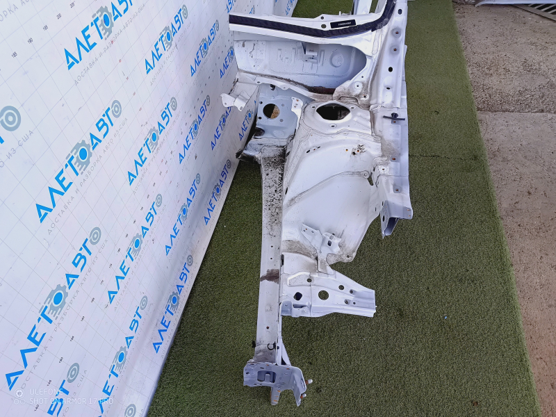 Quarter front left Subaru Forester 19- SK on the body, white