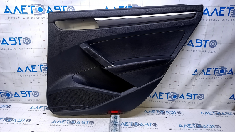 Door trim card rear right VW Passat b8 16-19 USA black with black insert leather, armrest black leather, molding gray gloss, dents, scuffs, abrasions, scratches