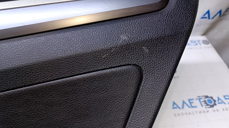 Door trim card rear right VW Passat b8 16-19 USA black with black insert leather, armrest black leather, molding gray gloss, dents, scuffs, abrasions, scratches