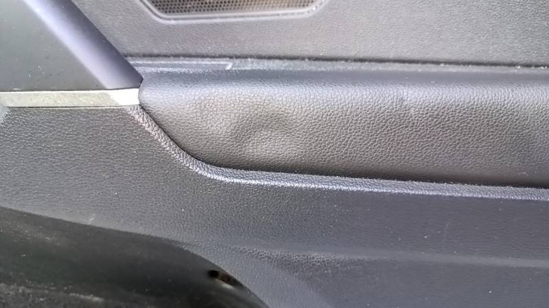 Door trim card rear right VW Tiguan 18 - black with black plastic insert, armrest leather black, under the tweeter, scuffs, scratches, dent, broken fastening