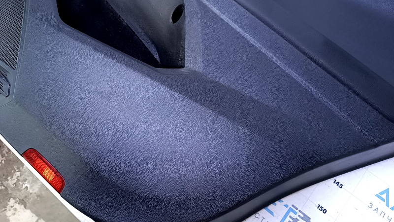 Door trim card rear right VW Tiguan 18 - black with black plastic insert, armrest leather black, under the tweeter, scuffs, scratches, dent, broken fastening