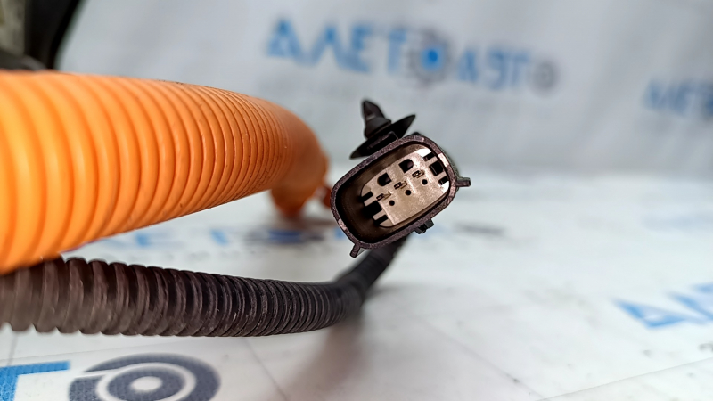 Ford Fusion mk5 13-20 heater plug-in crack in mount