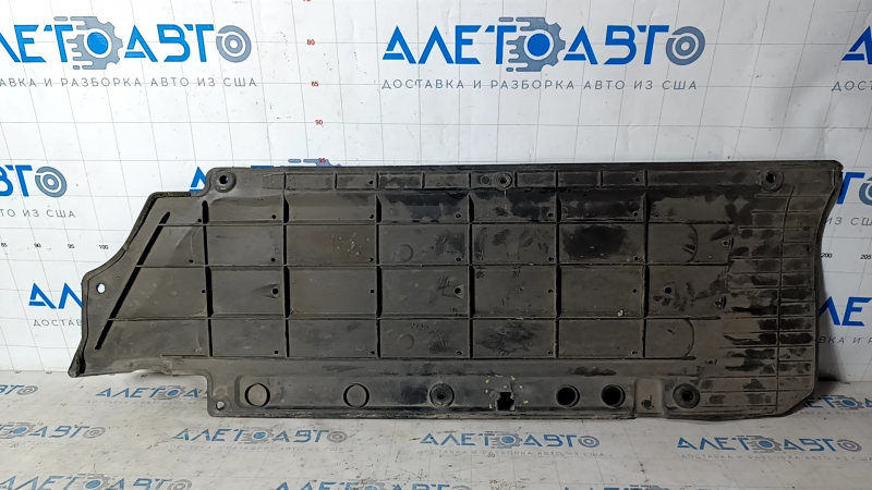 Right underbody protection Hyundai Santa FE Sport 13-18 broken mount