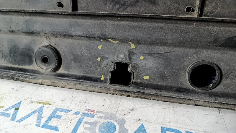 Right underbody protection Hyundai Santa FE Sport 13-18 broken mount