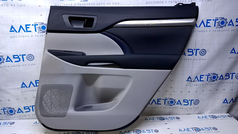 Door trim card rear right Toyota Highlander 14-16 gray with black insert cloth, armrest black cloth, molding gray structure, scratches, abrasions, for dry cleaning