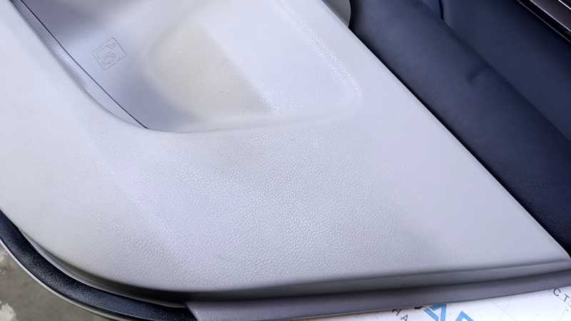 Door trim card rear right Toyota Highlander 14-16 gray with black insert leather, armrest black leather, molding under the tree structure, with illumination, with curtain, scratches, abrasions, fractu