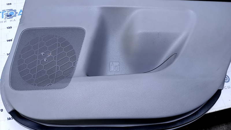 Door trim card rear right Toyota Highlander 14-16 gray with black insert leather, armrest black leather, molding under the tree structure, with illumination, with curtain, scratches, abrasions, fractu