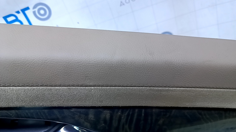 Door trim card rear right Cadillac CTS 14- brown with beige leather insert, armrest beige leather, upper insert suede, molding under wood gloss, backlight, pokes, scuffs, dents, abrasions, scratches