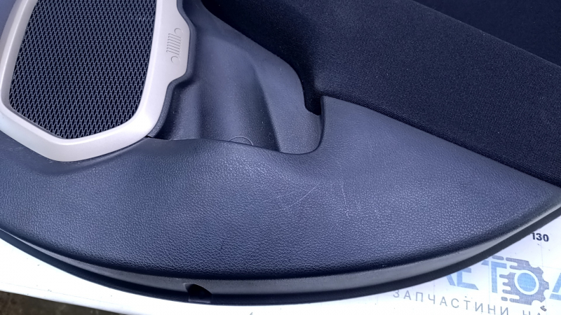 Door trim card rear right Jeep Renegade 15 - black with black insert cloth, armrest black cloth, under tweeter, speaker cover beige, scuffs, scratches