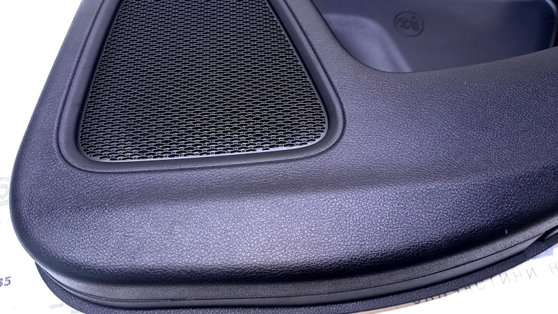 Door trim card rear right Jeep Compass 17- black with black insert leather, armrest black leather with black stitching, scratches, abrasions, bumps