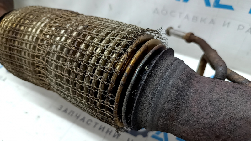 Exhaust manifold with catalytic converter Ford Fusion mk5 17-20 hybrid rusty, mesh torn, bolts broken
