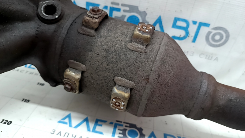 Exhaust manifold with catalytic converter Ford Fusion mk5 17-20 hybrid rusty, mesh torn, bolts broken
