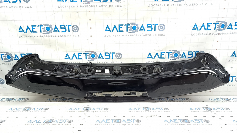 Kia Niro 17-22 trunk door spoiler paint faded