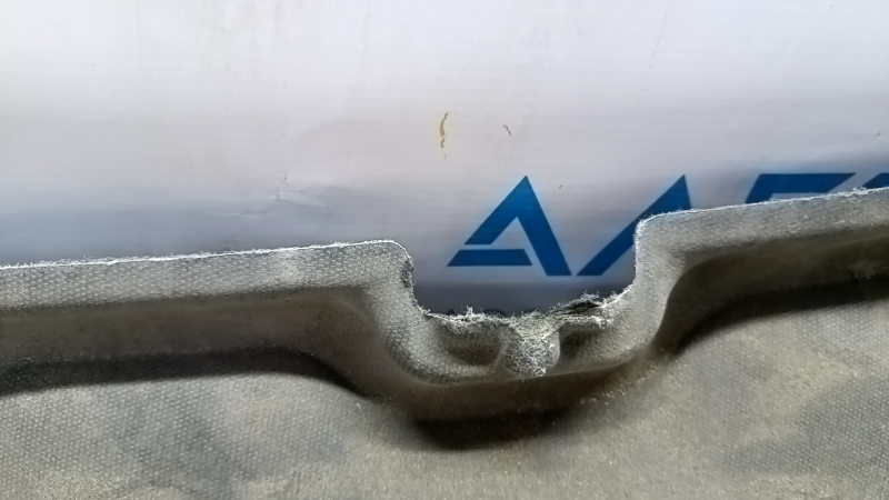 Insulation of the hood Infiniti JX35 QX60 13-20 cracks, tears
