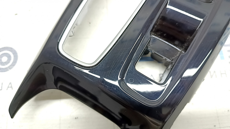 Chevrolet Bolt EV 22-23 gear shifter cover glossy black, scratches