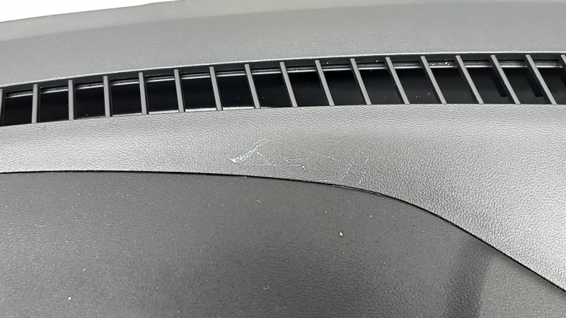 Torpedo front panel with AIRBAG Ford Escape MK4 23- for 2 speakers and start-stop button, scratches, crack