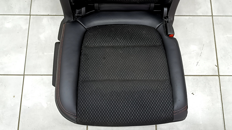 Right rear seat Ford Escape MK4 23- without airbag, combined leather + cloth, black with red stitching, rusty runners, dry cleaning, scratch