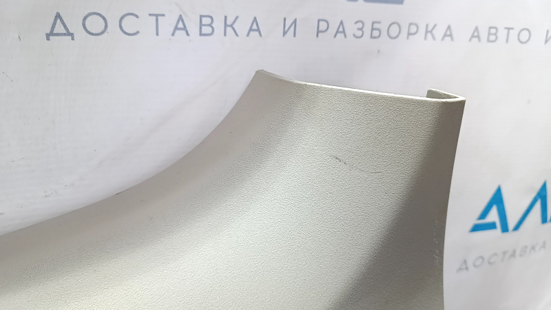 Lower trunk door trim Toyota Sienna 11-20 beige, plastic turned white, scratches, abrasions