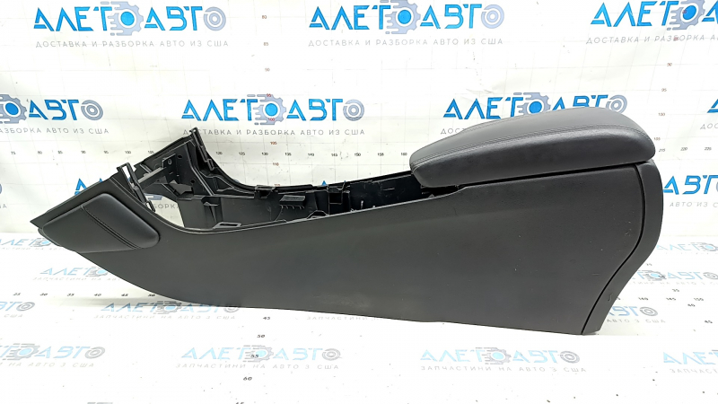 Console central armrest Infiniti QX30 17- black, leather, white stitching, scratches