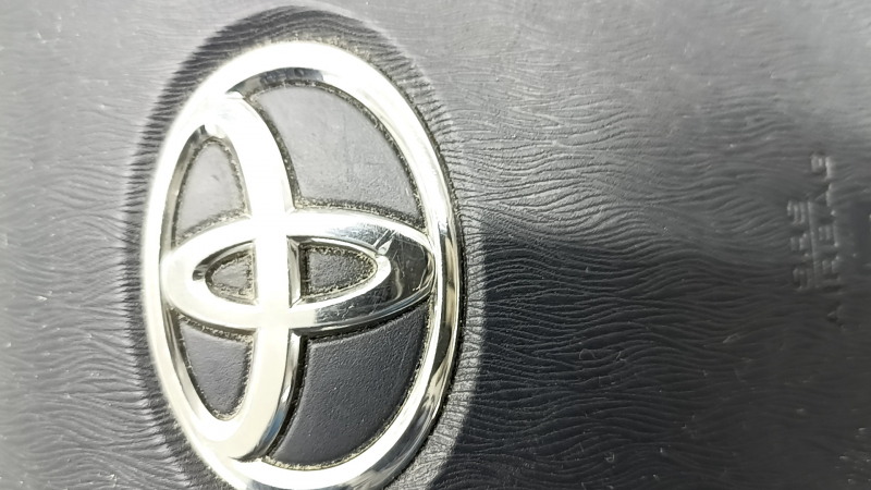 Airbag in steering wheel driver Toyota Prius 30 10-15 black, scratches, worn chrome