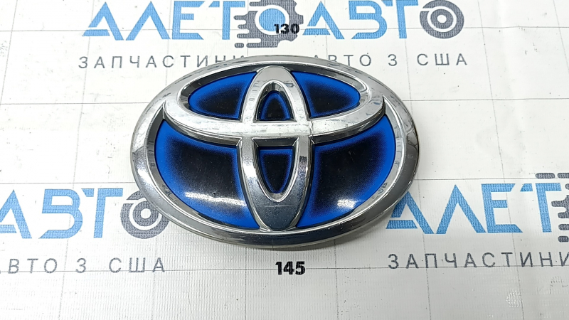 Emblem of radiator grill grill Toyota Prius 30 10-15 dented, crack, sand