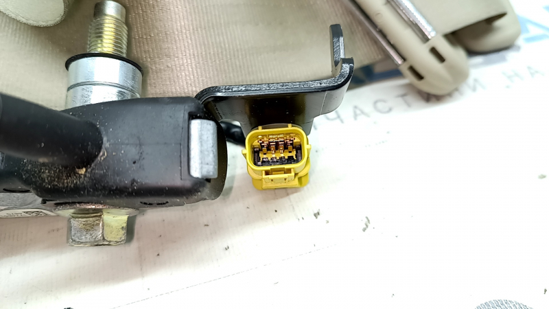 Driver's seat belt with tensioner Honda CRV 17-22 beige
