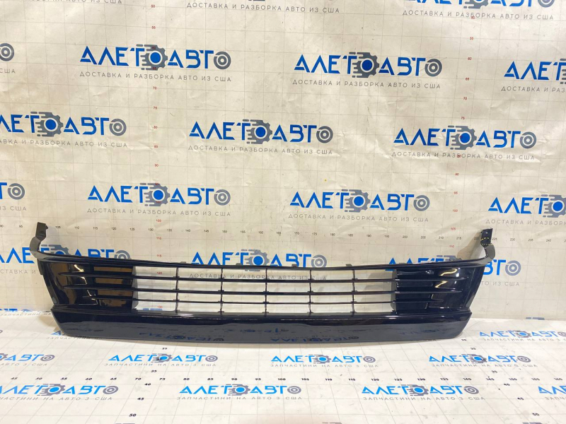 Front bumper grill lower Toyota Prius 30 13-15 rest, broken fastening
