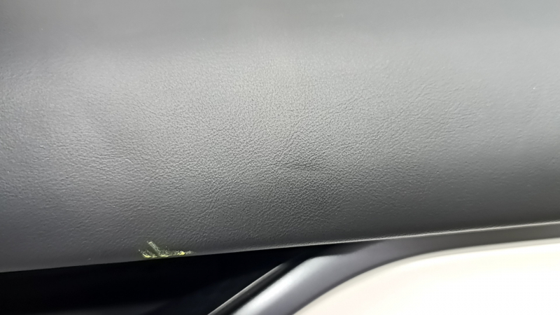 Door trim card front right Tesla Model S 16-20 rest black leather, armrest leather white, insert suede, molding graphite, gray stitching, backlight, dented, scratches, for cleaning