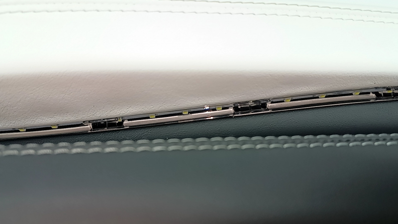 Door trim card front right Tesla Model S 16-20 rest black leather, armrest leather white, insert suede, molding graphite, gray stitching, backlight, dented, scratches, for cleaning