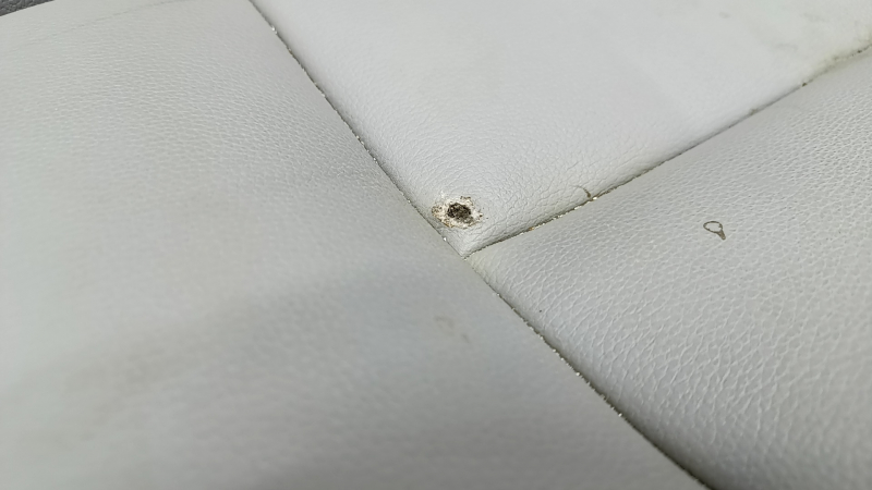 Rear row of seats 2nd row right Toyota Highlander 20-21 leather gray, XLE, tear, needs cleaning