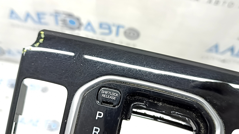 Hyundai Ioniq 20-22 HEV shifter frame gloss black
