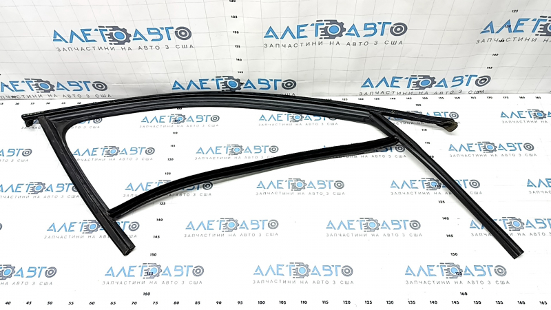 Upper door molding front right Audi A6 C8 19- black gloss with glass seal, scratches