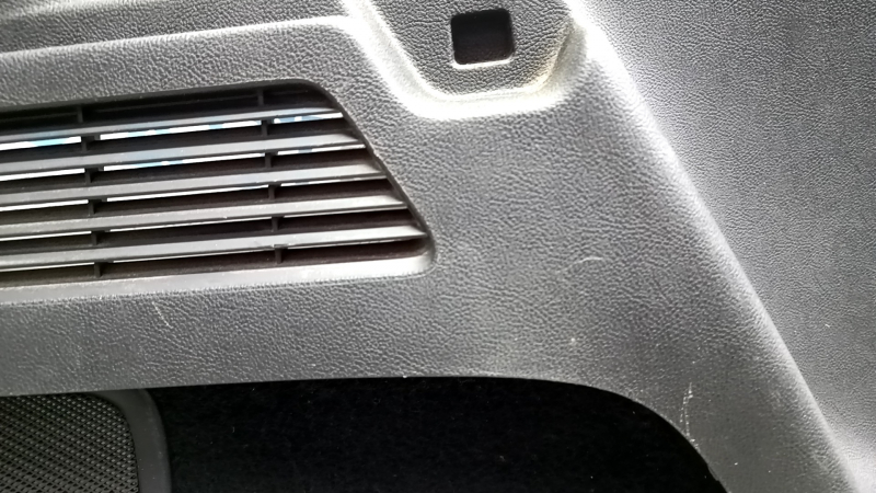 Left arch trim Lincoln MKC 15-16 black, for subwoofer, broken fasteners, crack, scratches