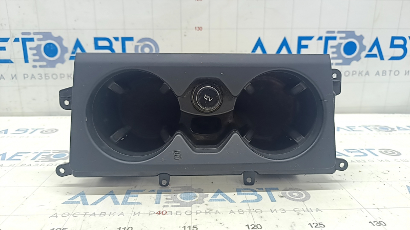 Cup holders of the central console with a cigarette lighter Audi A6 C8 19- scratches