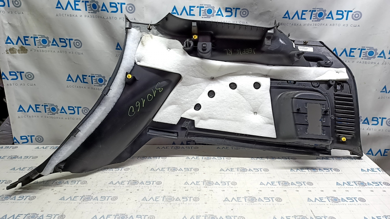 Left arch trim Jeep Grand Cherokee WK2 11-15 black, for electric drive, scratches, for cleaning