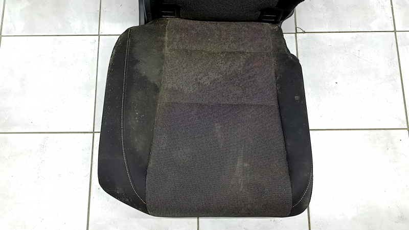 Rear row of seats 2nd row right Honda CRV 23- without airbag, black cloth with orange stitching, Sport, dented, for dry cleaning