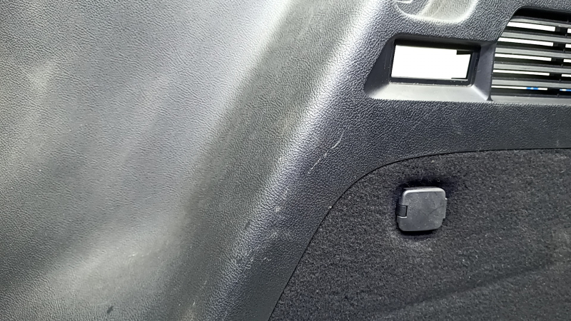 Right arch trim Lincoln MKC 15-16 black, scratches, soldered fastener