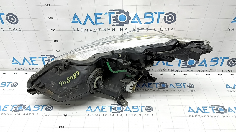 Headlight front right Toyota Prius V 12-14 complete prerest LED, sand, scratches