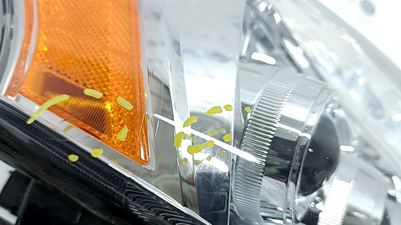 Headlight front right Toyota Prius V 12-14 complete prerest LED, sand, scratches