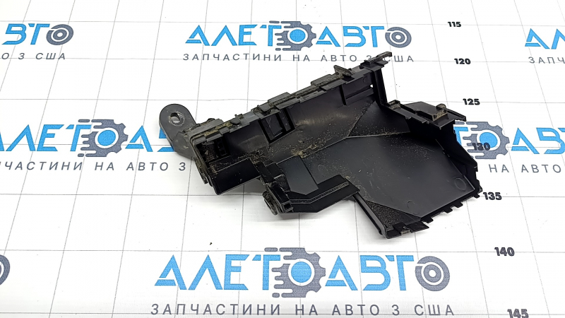 Lower cover of the fuse box under the hood Nissan Murano z52 15- rear