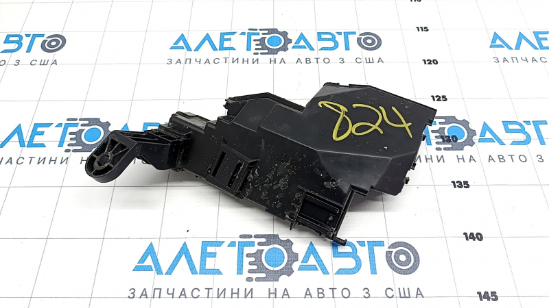 Lower cover of the fuse box under the hood Nissan Murano z52 15- rear