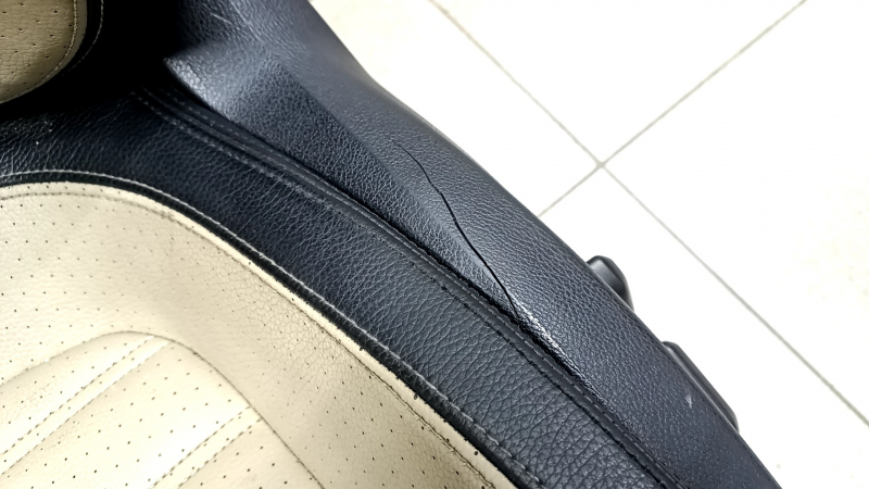 Driver's seat VW CC 08-17 with airbag, electric, leather black with beige inserts, cracked pad